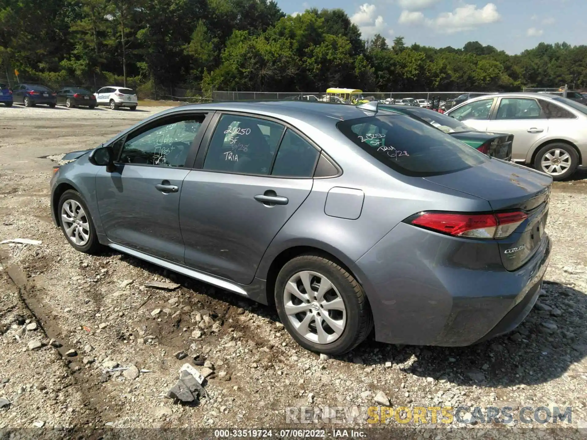 3 Photograph of a damaged car 5YFEPRAE0LP080345 TOYOTA COROLLA 2020