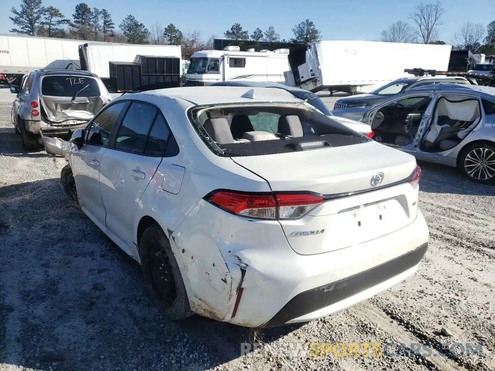 3 Photograph of a damaged car 5YFEPRAE0LP083519 TOYOTA COROLLA 2020