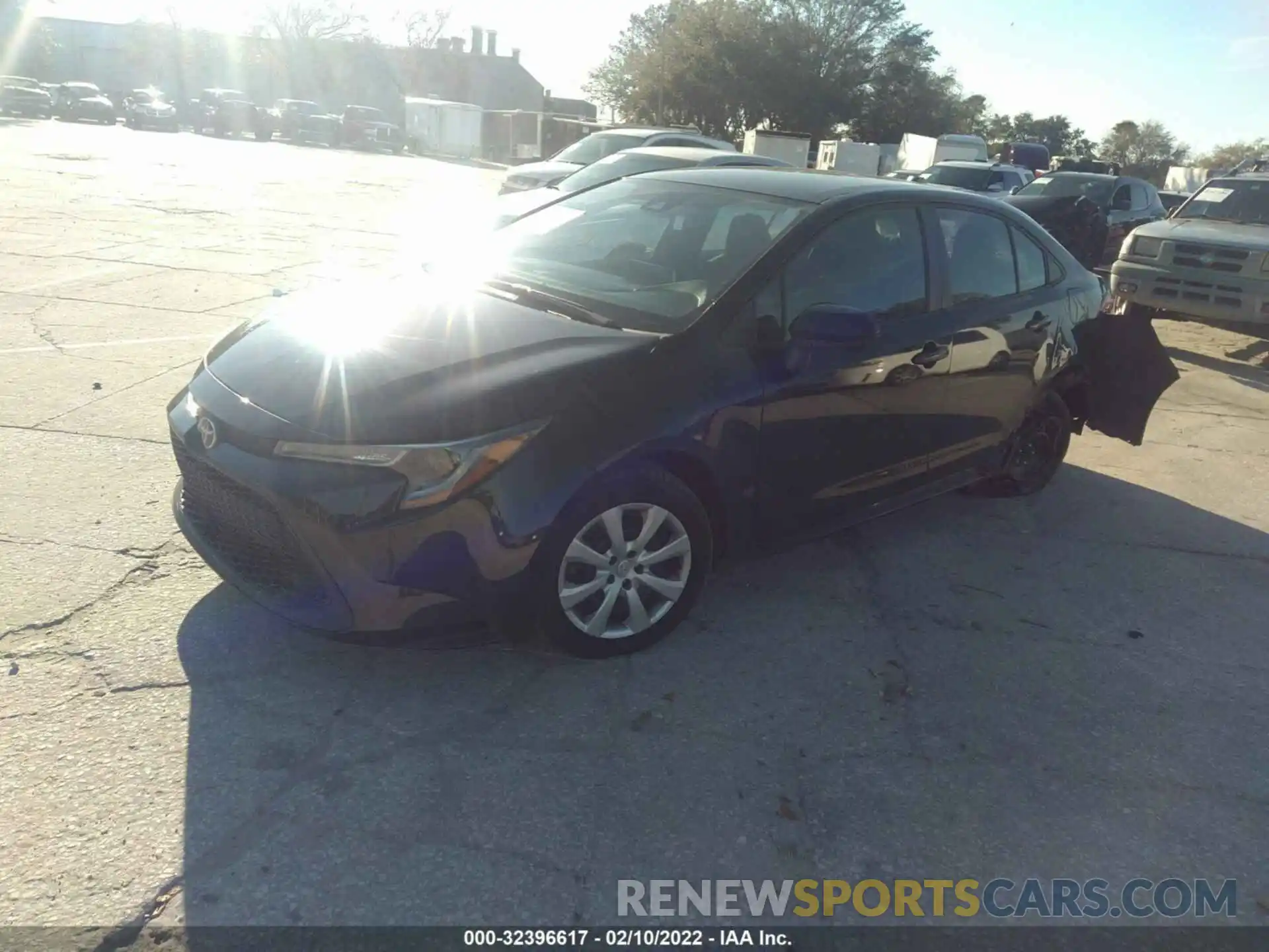 2 Photograph of a damaged car 5YFEPRAE0LP085190 TOYOTA COROLLA 2020