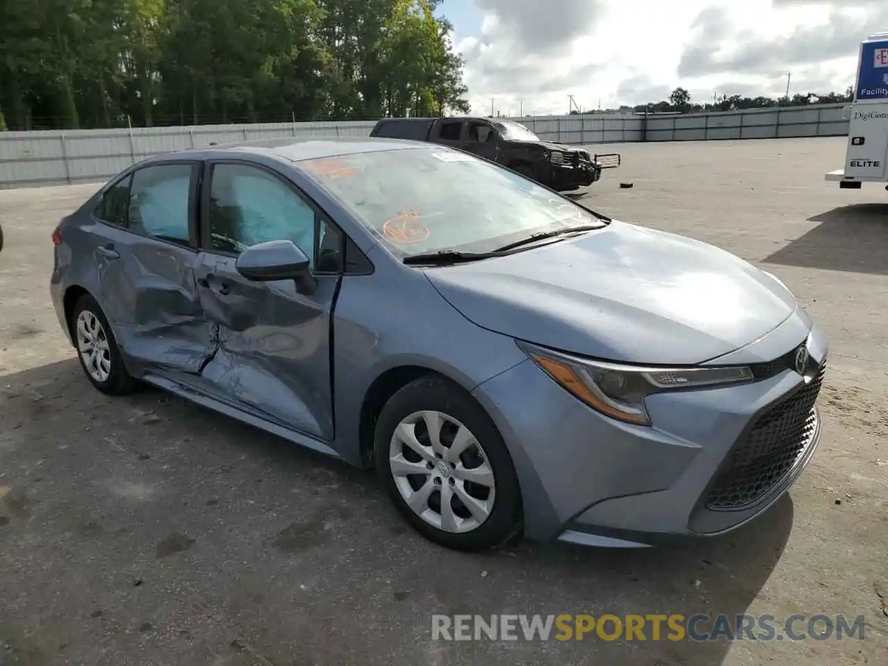 1 Photograph of a damaged car 5YFEPRAE0LP085481 TOYOTA COROLLA 2020