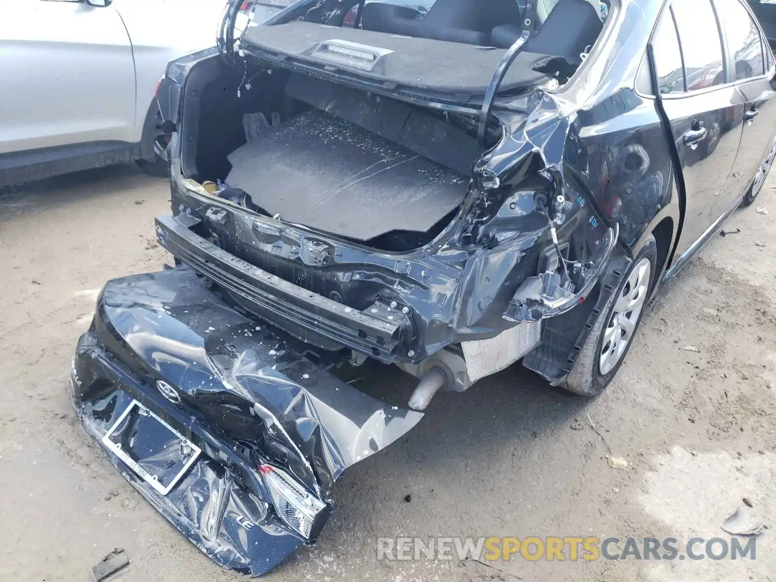 9 Photograph of a damaged car 5YFEPRAE0LP085948 TOYOTA COROLLA 2020