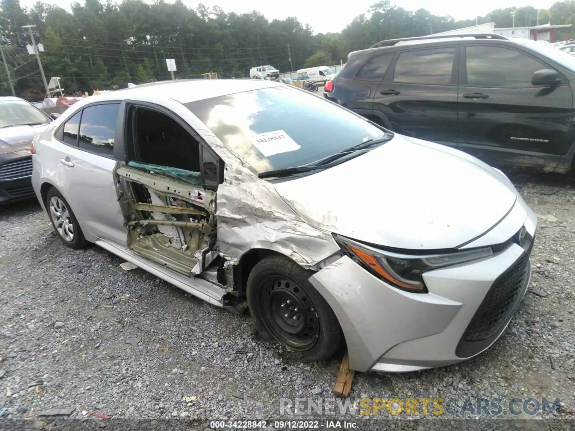 1 Photograph of a damaged car 5YFEPRAE0LP086078 TOYOTA COROLLA 2020