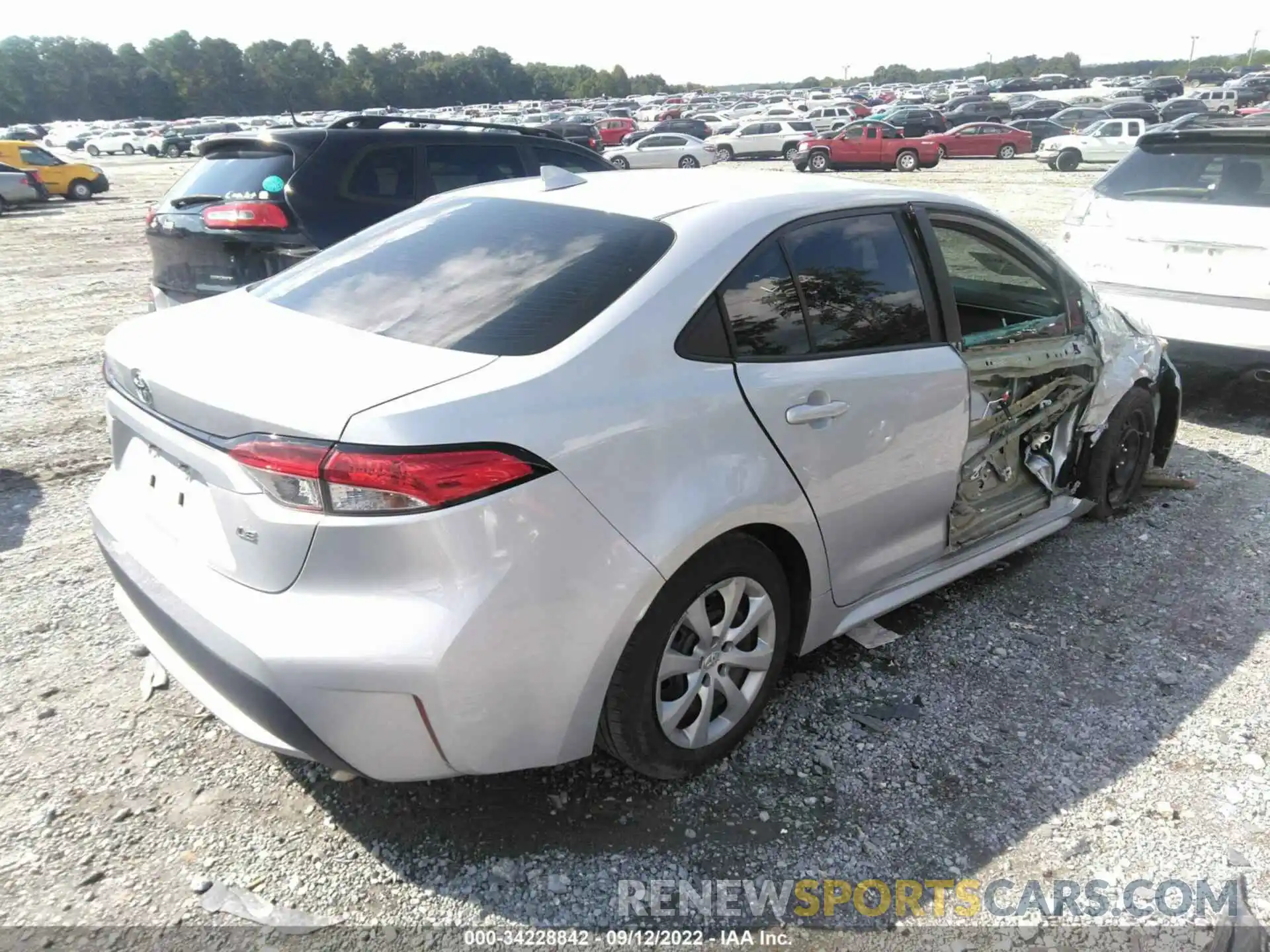 4 Photograph of a damaged car 5YFEPRAE0LP086078 TOYOTA COROLLA 2020