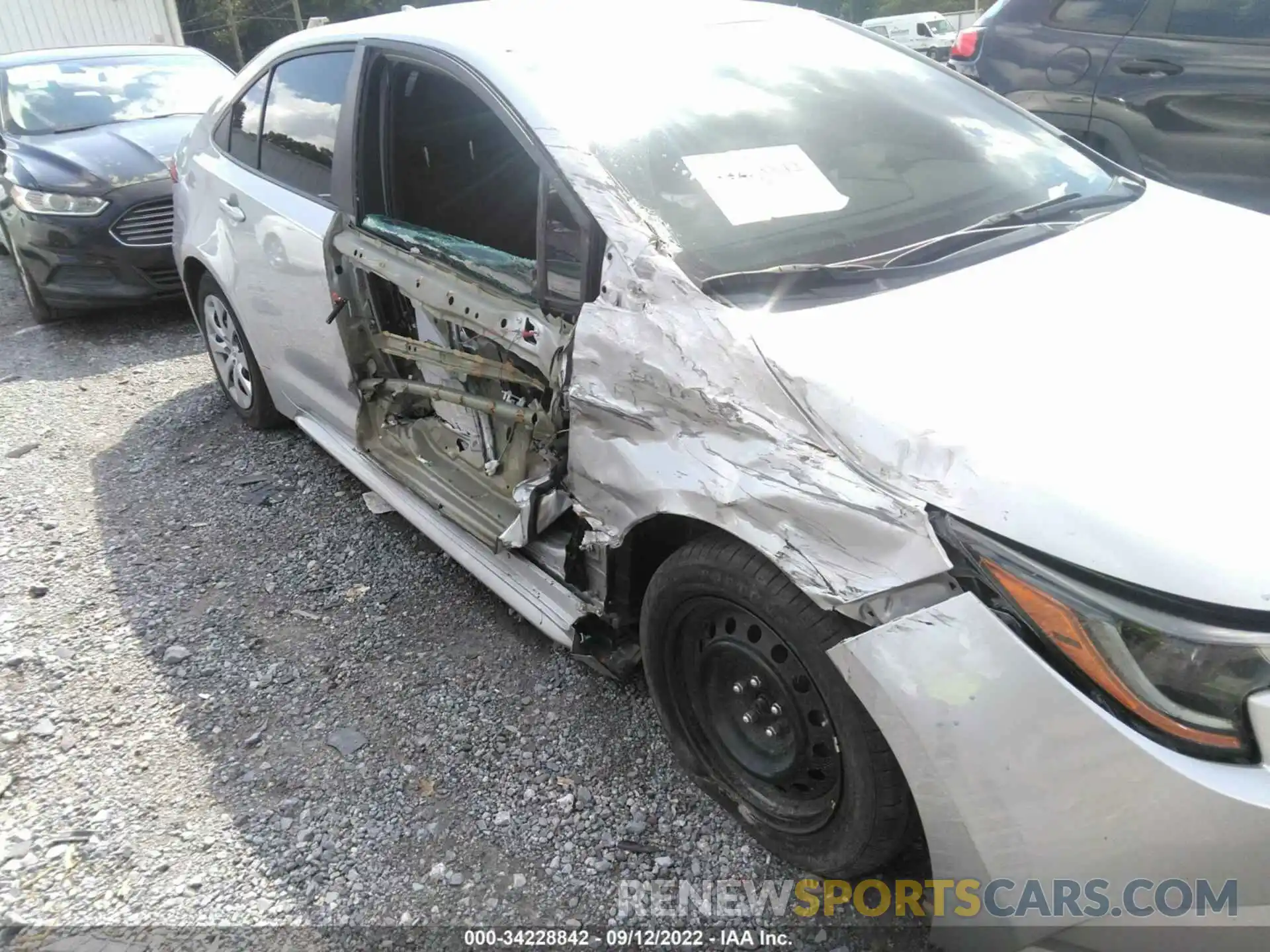 6 Photograph of a damaged car 5YFEPRAE0LP086078 TOYOTA COROLLA 2020