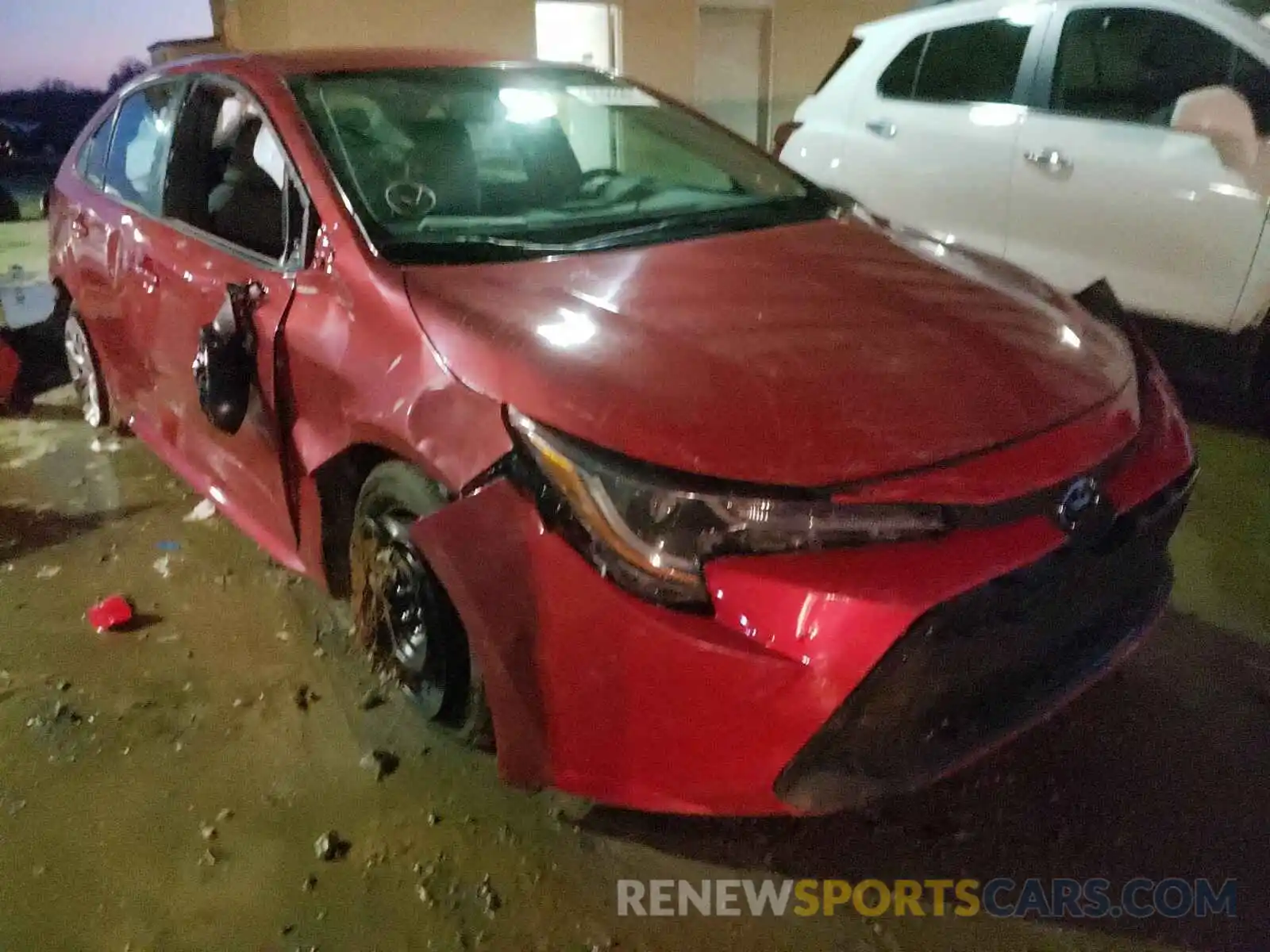 1 Photograph of a damaged car 5YFEPRAE0LP086341 TOYOTA COROLLA 2020