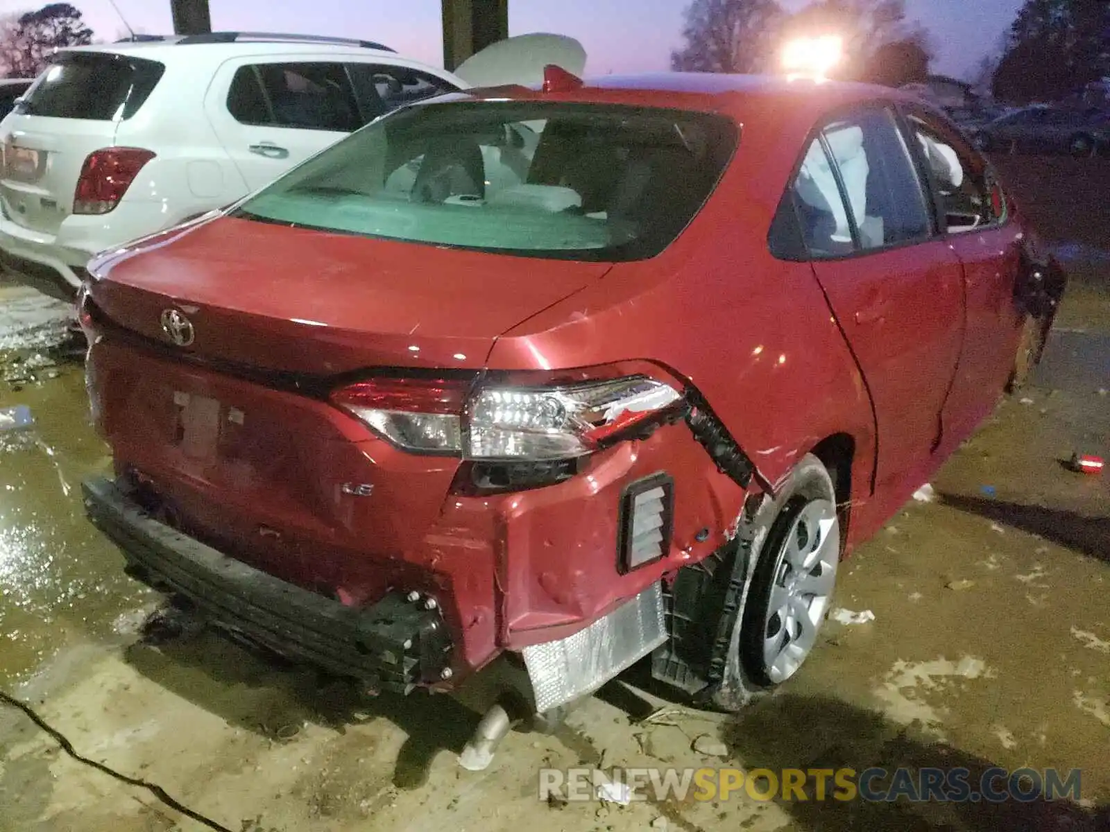 4 Photograph of a damaged car 5YFEPRAE0LP086341 TOYOTA COROLLA 2020