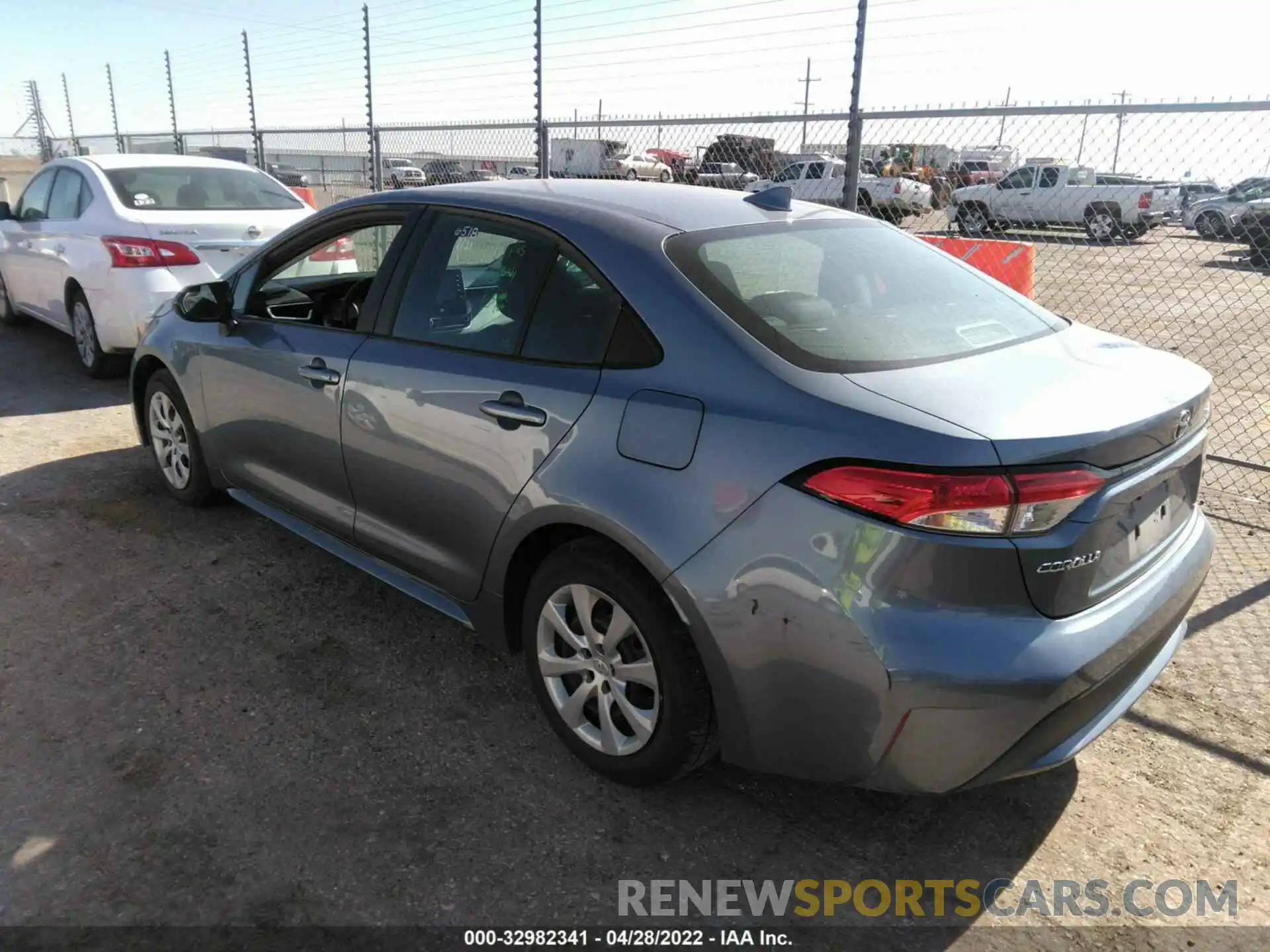 3 Photograph of a damaged car 5YFEPRAE0LP086727 TOYOTA COROLLA 2020