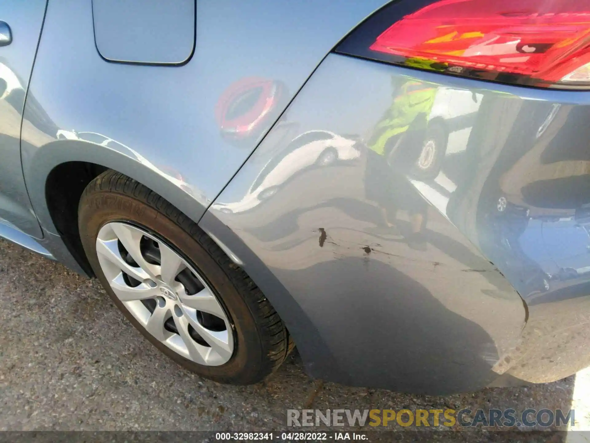 6 Photograph of a damaged car 5YFEPRAE0LP086727 TOYOTA COROLLA 2020