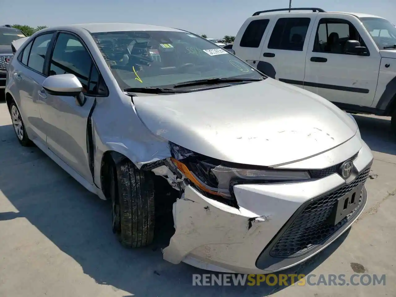 1 Photograph of a damaged car 5YFEPRAE0LP087294 TOYOTA COROLLA 2020