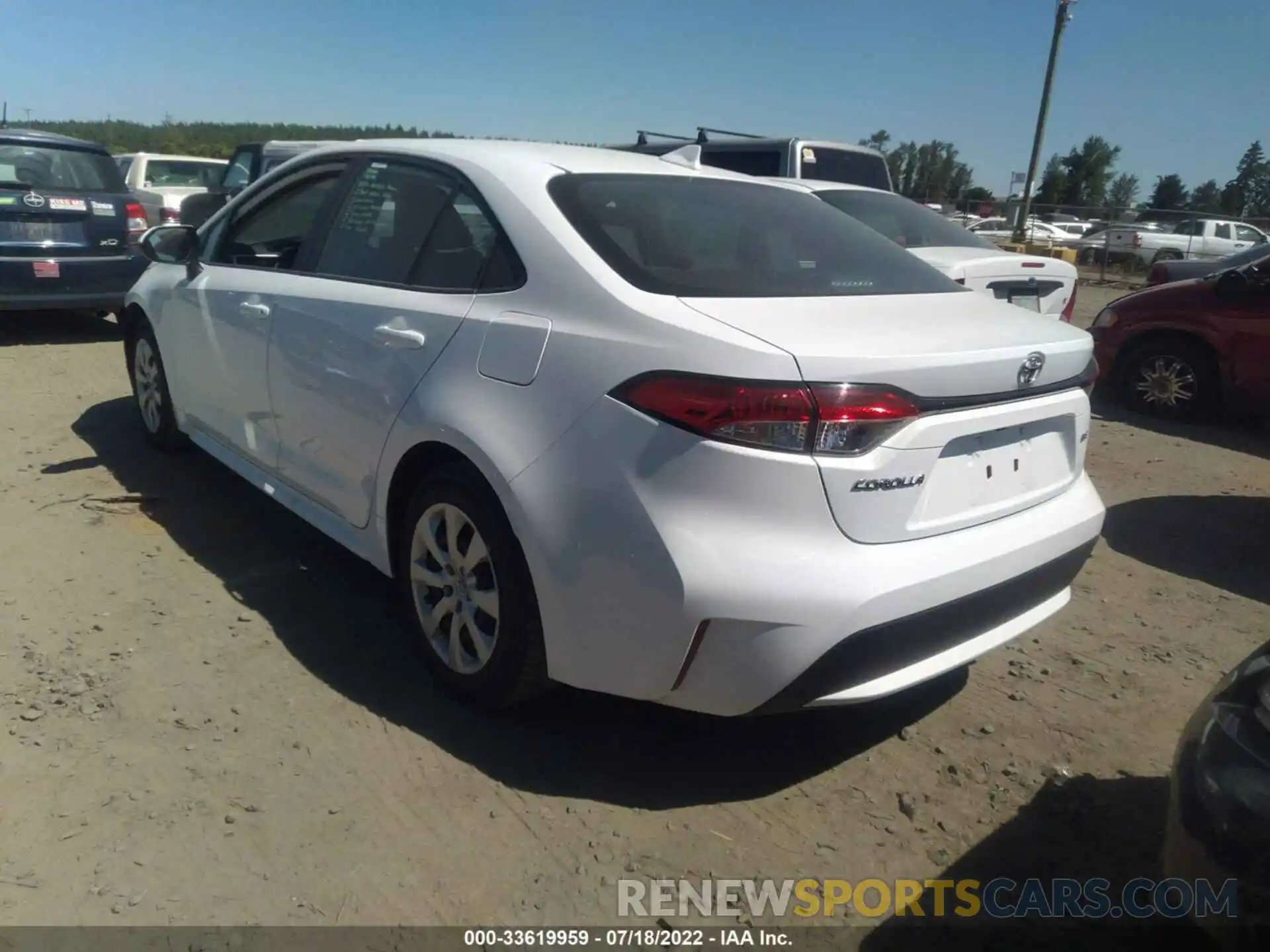 3 Photograph of a damaged car 5YFEPRAE0LP087330 TOYOTA COROLLA 2020