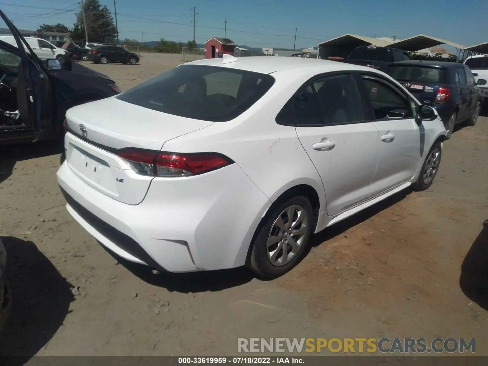 4 Photograph of a damaged car 5YFEPRAE0LP087330 TOYOTA COROLLA 2020