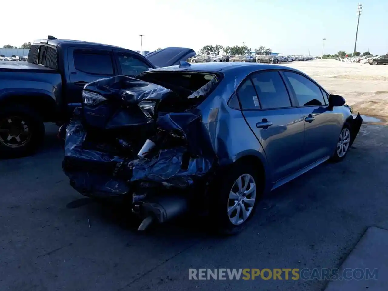 4 Photograph of a damaged car 5YFEPRAE0LP089627 TOYOTA COROLLA 2020