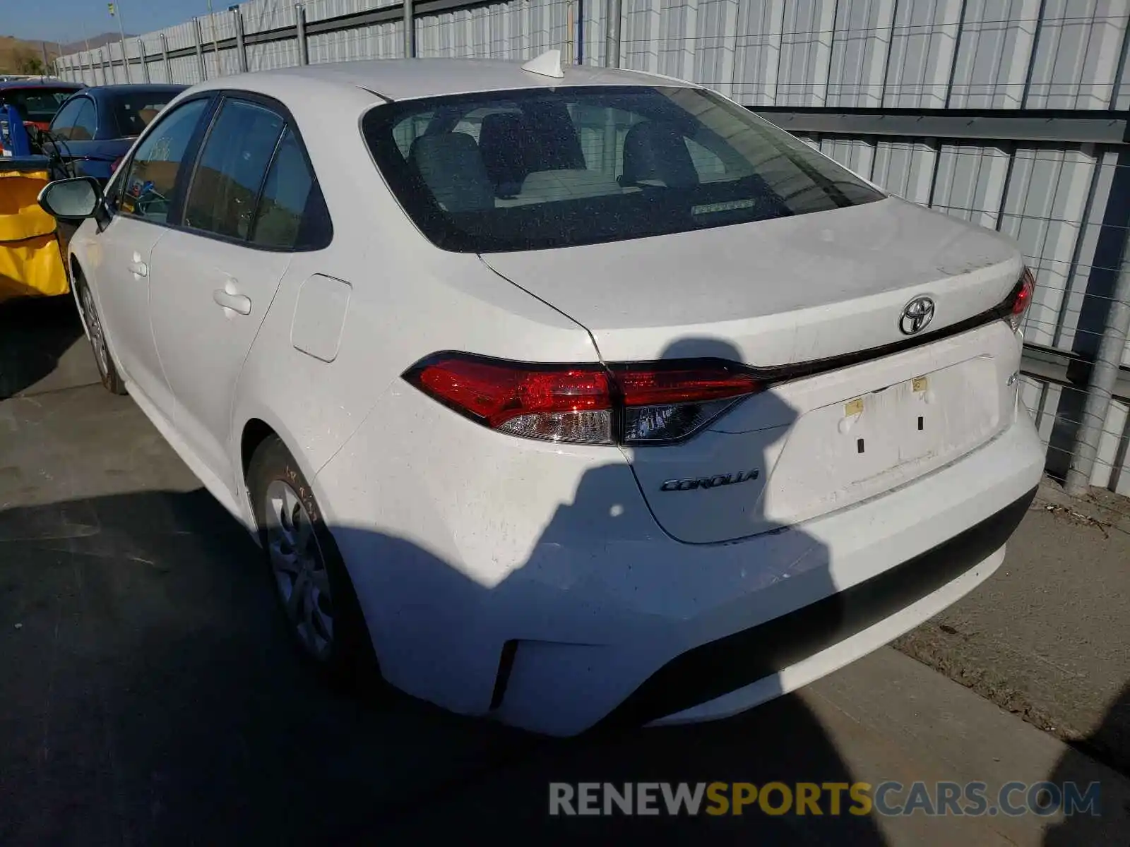 3 Photograph of a damaged car 5YFEPRAE0LP090034 TOYOTA COROLLA 2020