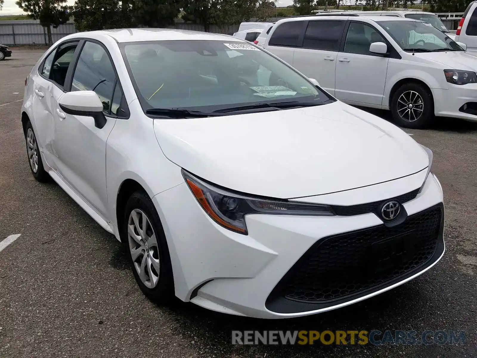 1 Photograph of a damaged car 5YFEPRAE0LP092253 TOYOTA COROLLA 2020