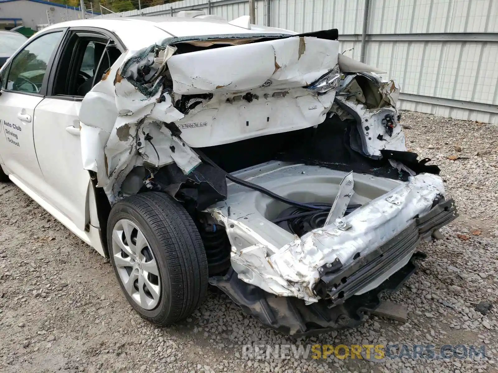 9 Photograph of a damaged car 5YFEPRAE0LP095198 TOYOTA COROLLA 2020
