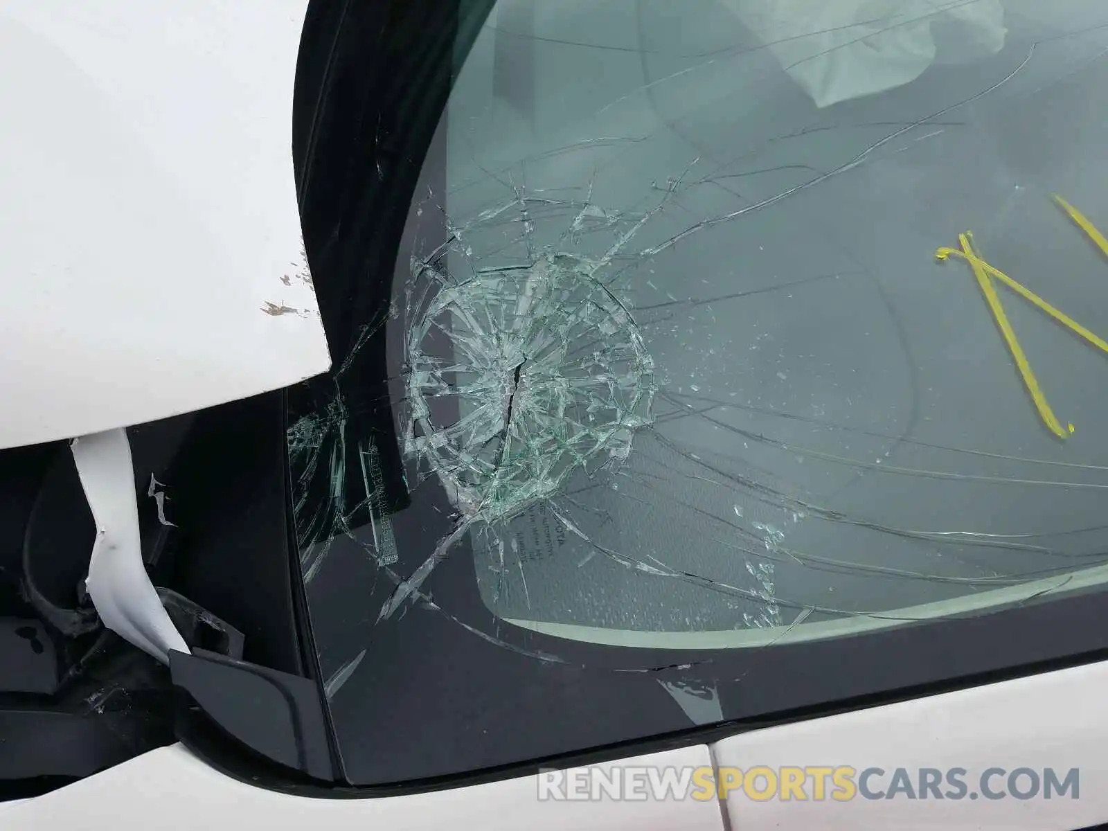 9 Photograph of a damaged car 5YFEPRAE0LP095315 TOYOTA COROLLA 2020