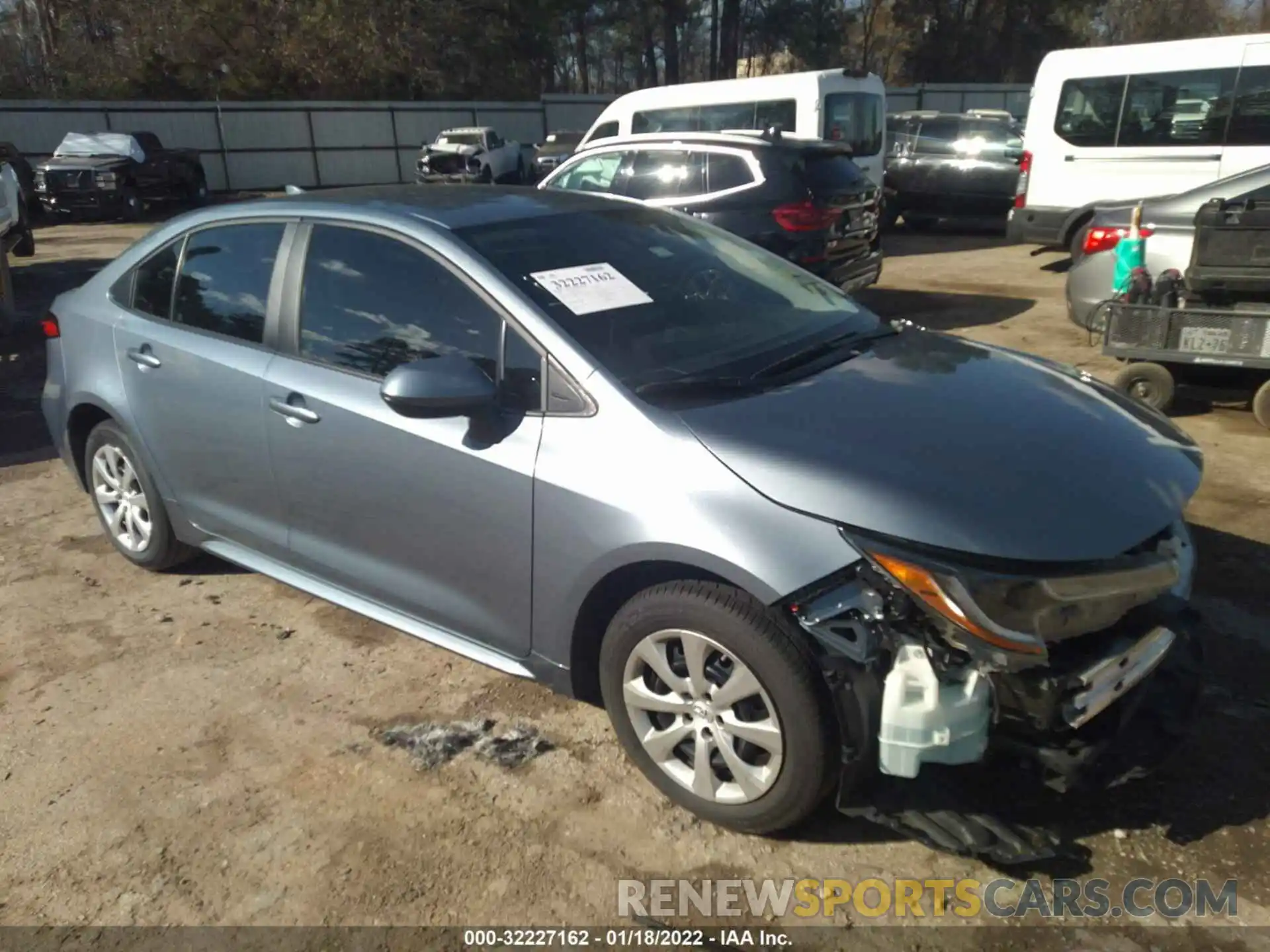 1 Photograph of a damaged car 5YFEPRAE0LP096366 TOYOTA COROLLA 2020