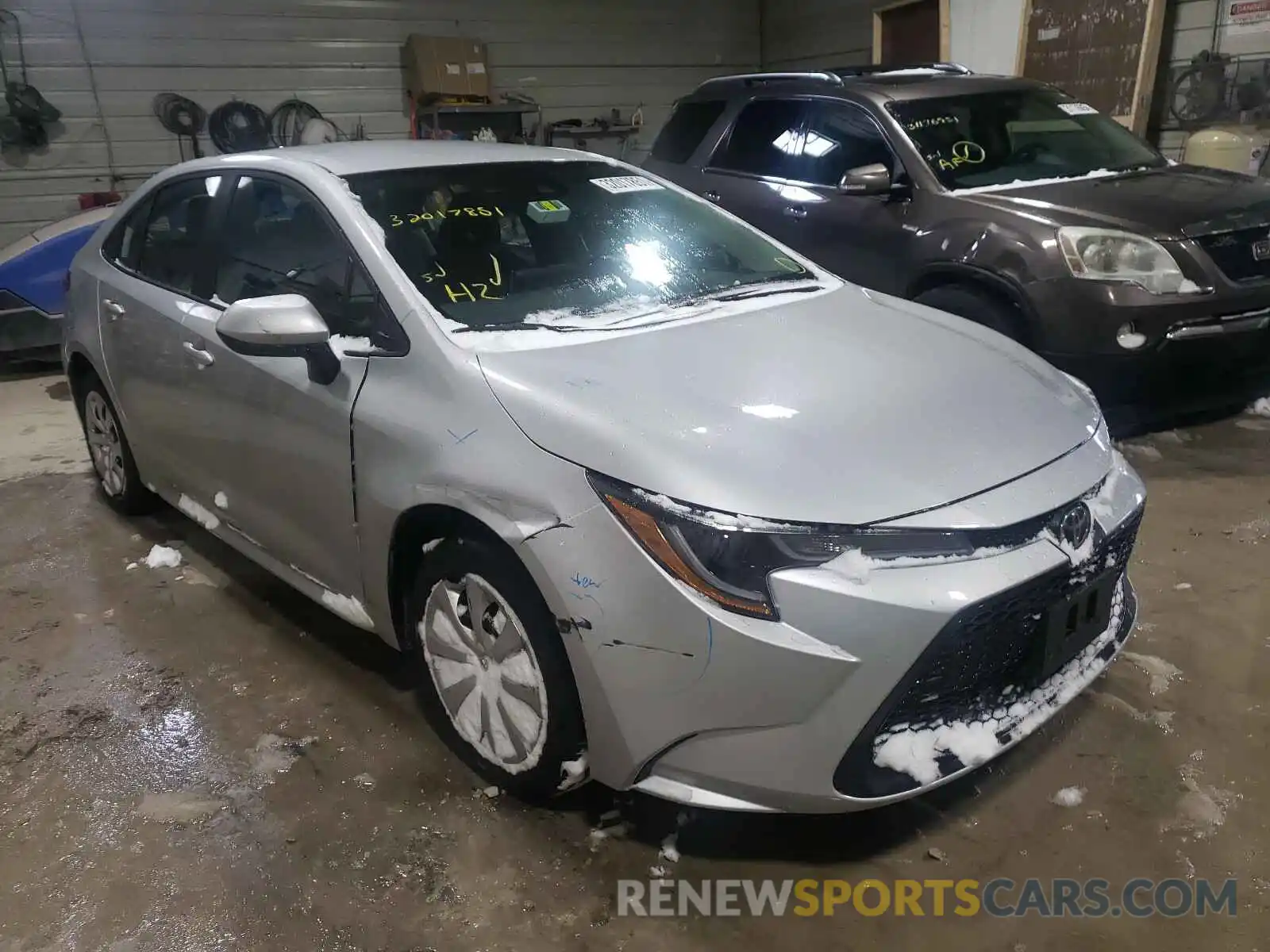 1 Photograph of a damaged car 5YFEPRAE0LP096805 TOYOTA COROLLA 2020