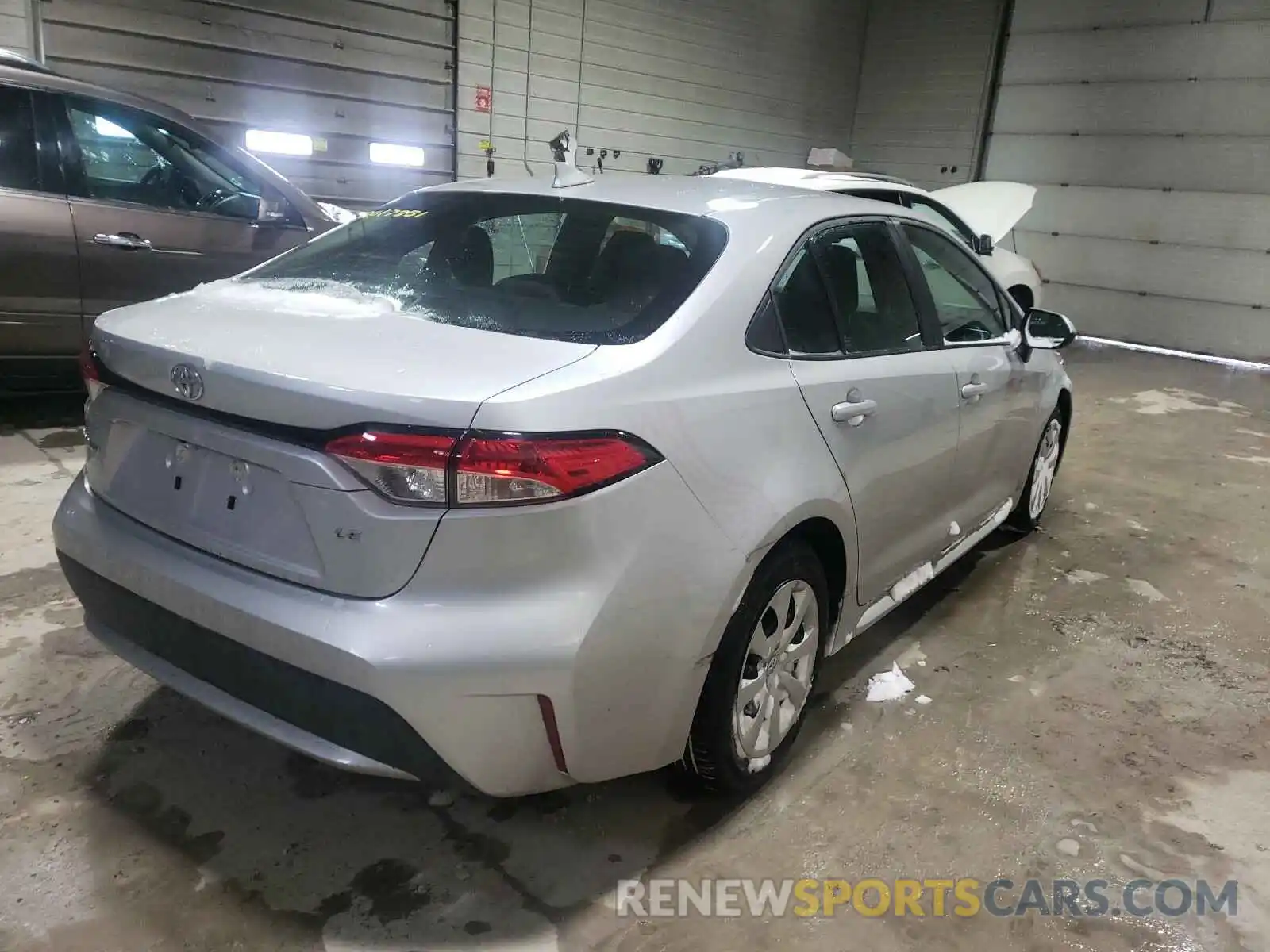 4 Photograph of a damaged car 5YFEPRAE0LP096805 TOYOTA COROLLA 2020