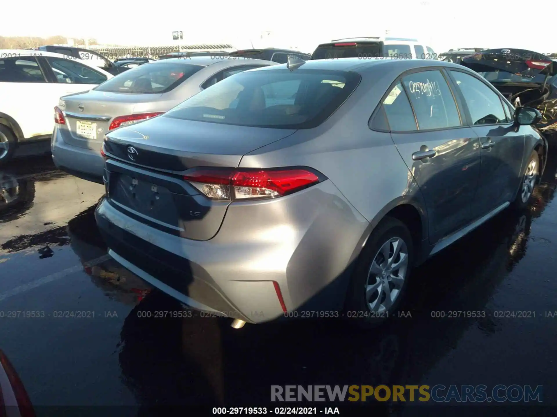 4 Photograph of a damaged car 5YFEPRAE0LP096951 TOYOTA COROLLA 2020