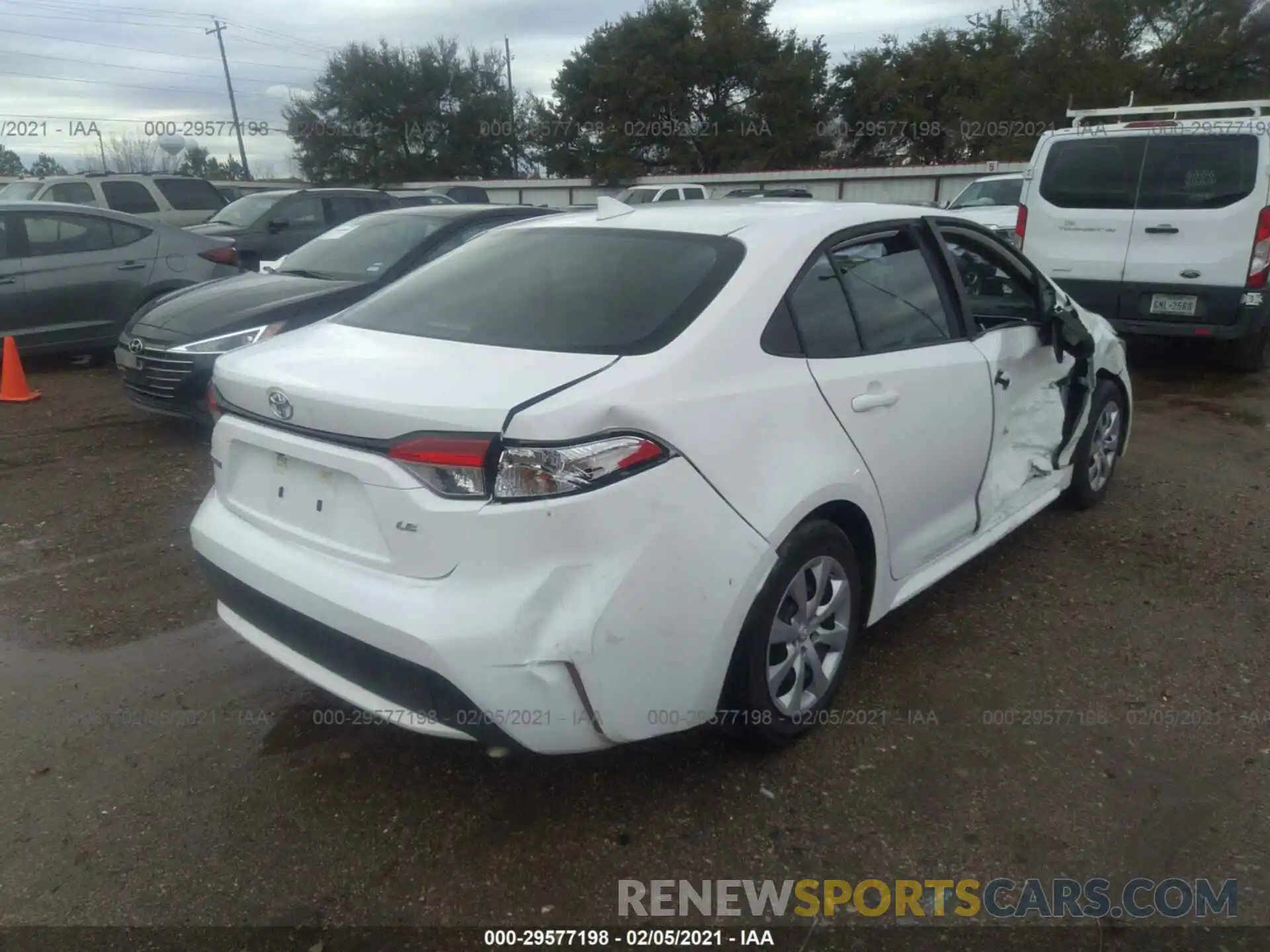 4 Photograph of a damaged car 5YFEPRAE0LP096982 TOYOTA COROLLA 2020