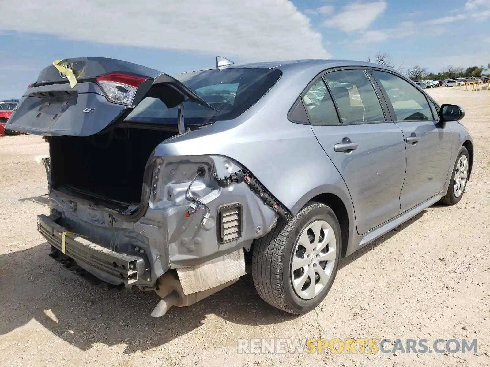 4 Photograph of a damaged car 5YFEPRAE0LP097050 TOYOTA COROLLA 2020