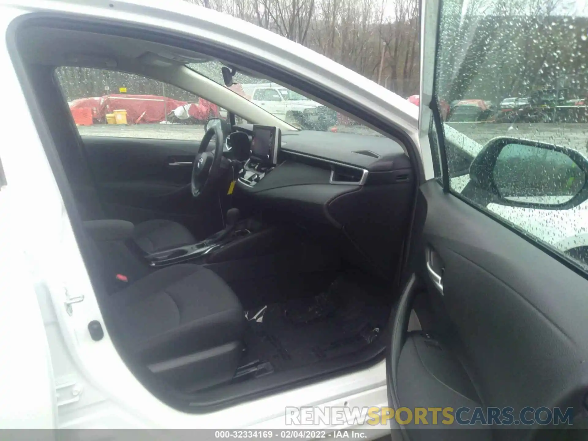 5 Photograph of a damaged car 5YFEPRAE0LP098229 TOYOTA COROLLA 2020