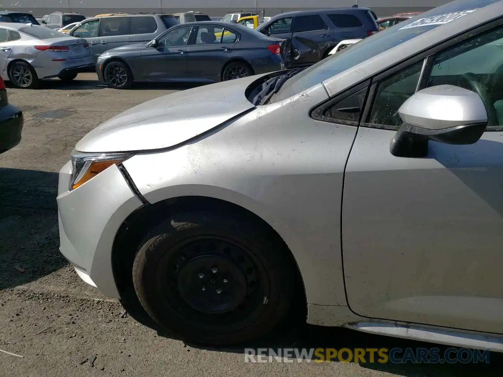 9 Photograph of a damaged car 5YFEPRAE0LP099008 TOYOTA COROLLA 2020