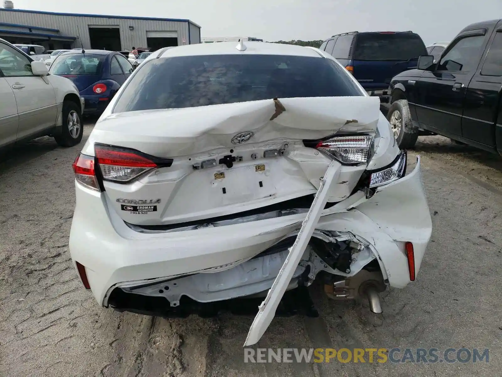 9 Photograph of a damaged car 5YFEPRAE0LP099896 TOYOTA COROLLA 2020