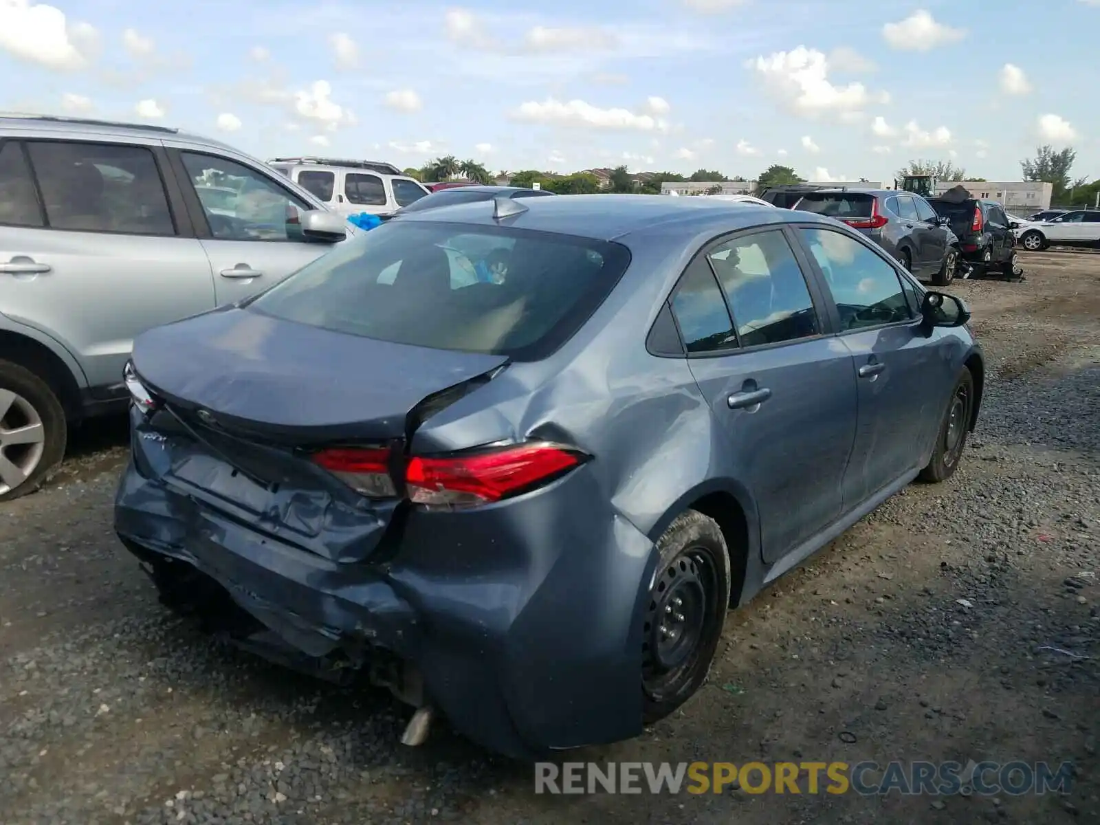 4 Photograph of a damaged car 5YFEPRAE0LP100111 TOYOTA COROLLA 2020