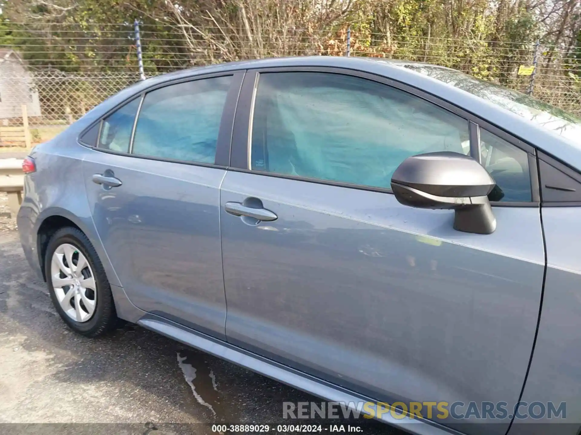 13 Photograph of a damaged car 5YFEPRAE0LP100464 TOYOTA COROLLA 2020