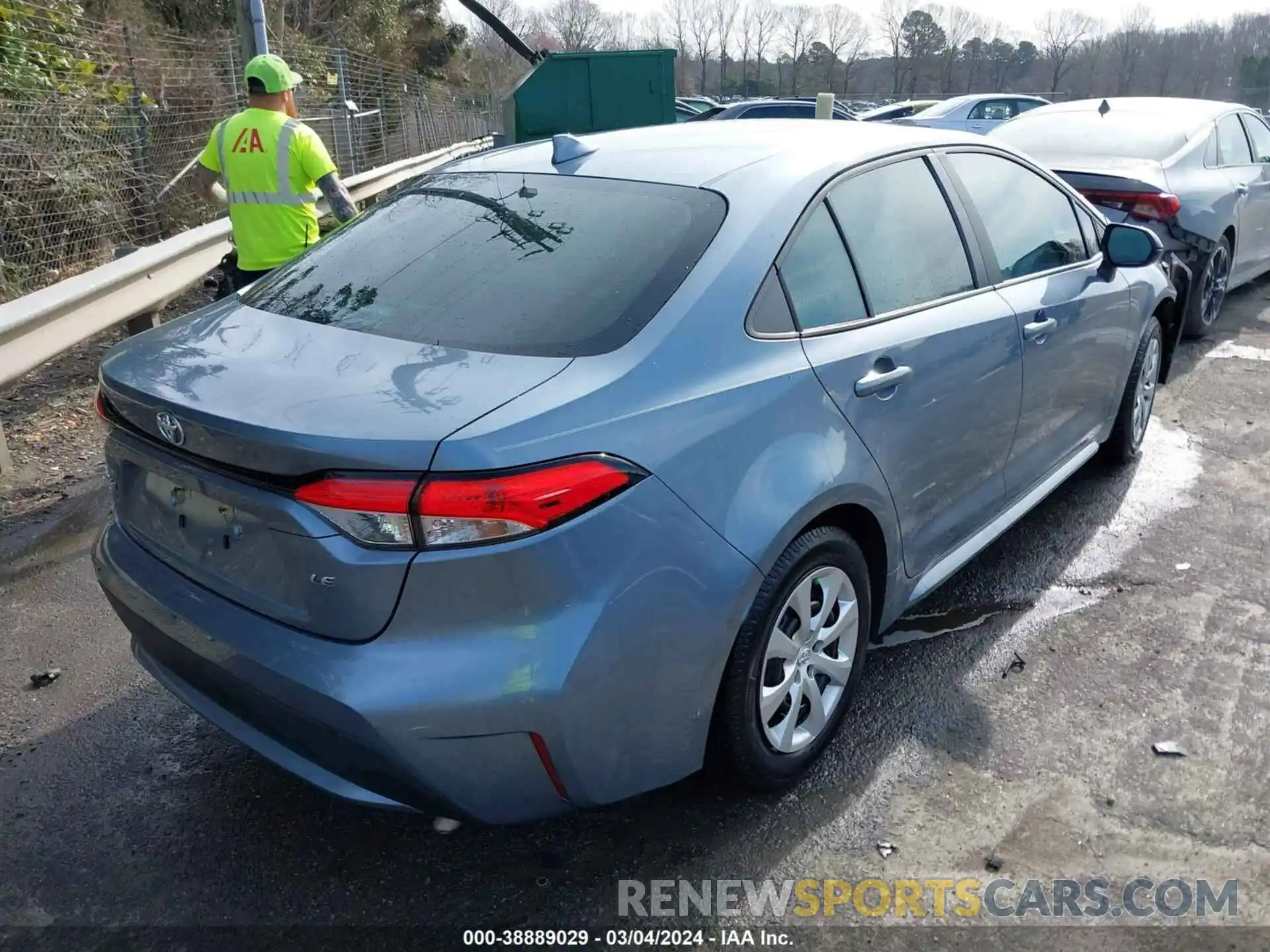 4 Photograph of a damaged car 5YFEPRAE0LP100464 TOYOTA COROLLA 2020