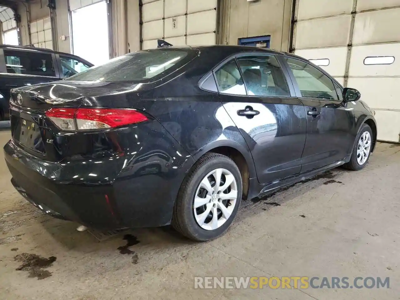 4 Photograph of a damaged car 5YFEPRAE0LP101131 TOYOTA COROLLA 2020