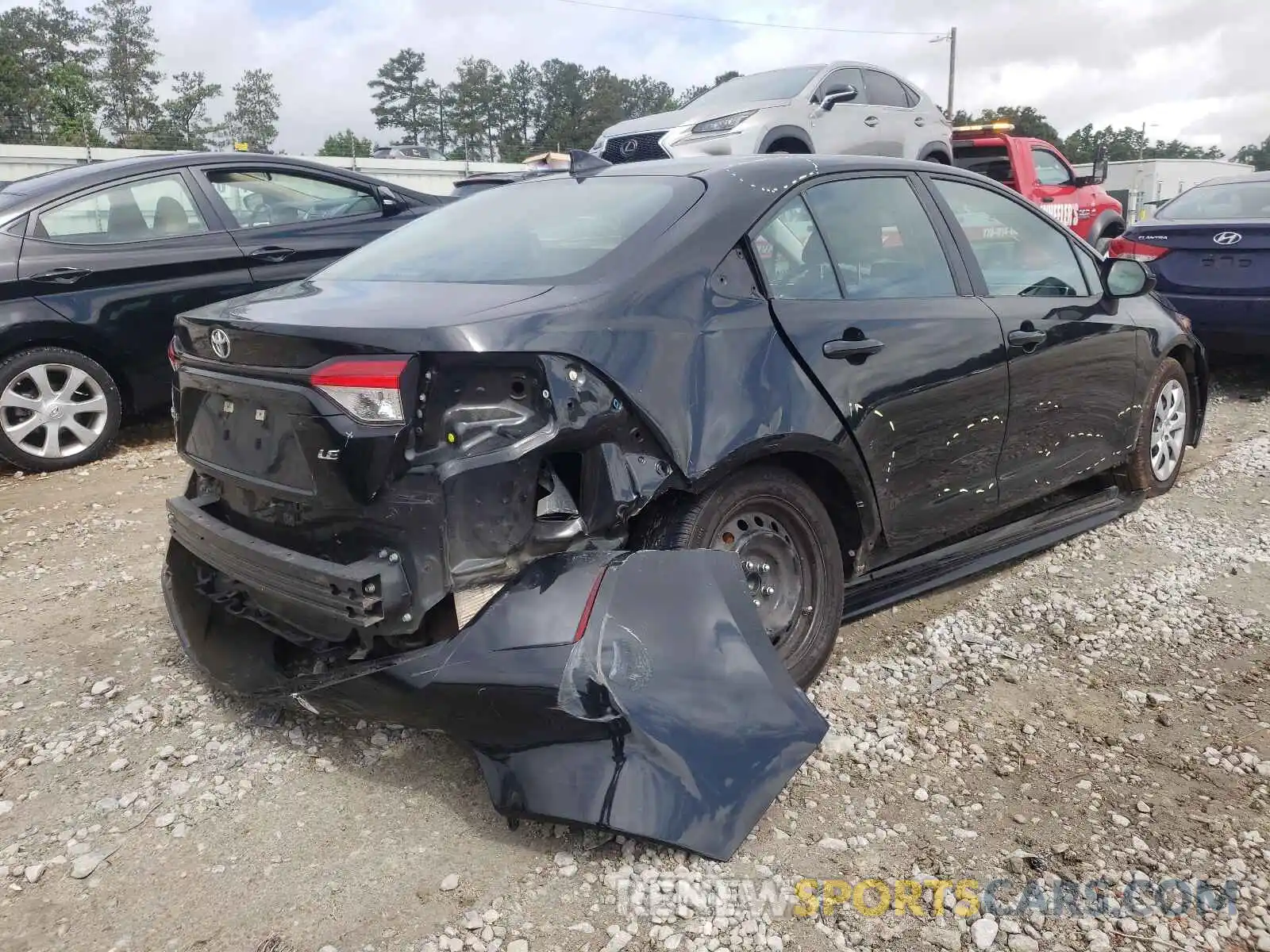 4 Photograph of a damaged car 5YFEPRAE0LP102375 TOYOTA COROLLA 2020