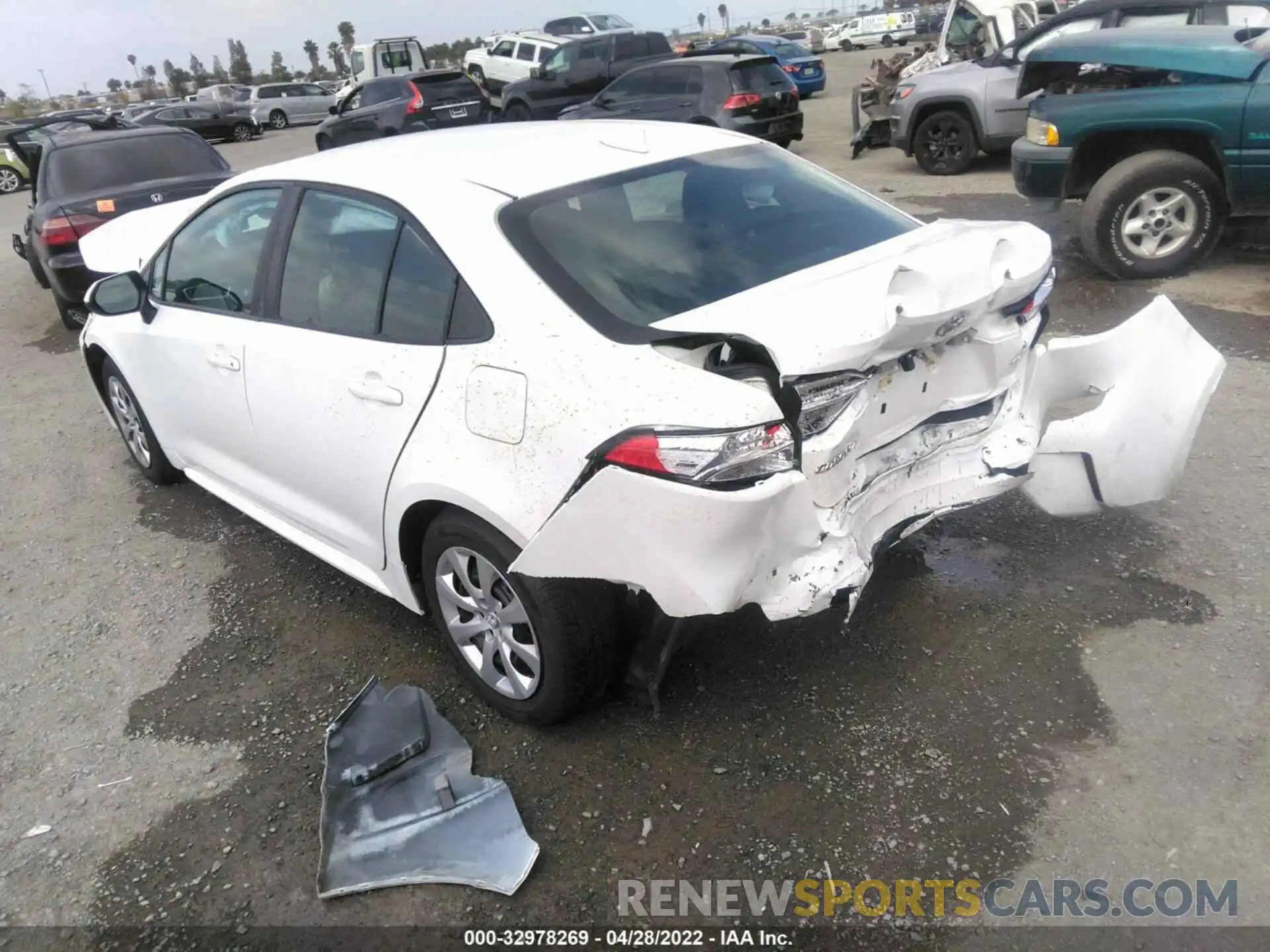 3 Photograph of a damaged car 5YFEPRAE0LP102912 TOYOTA COROLLA 2020