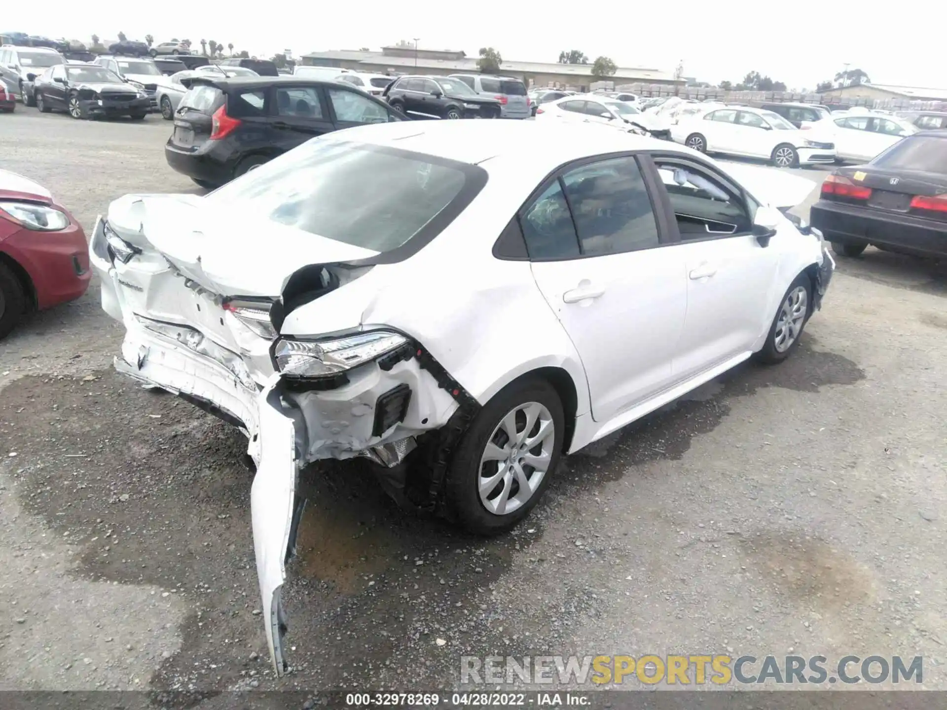 4 Photograph of a damaged car 5YFEPRAE0LP102912 TOYOTA COROLLA 2020