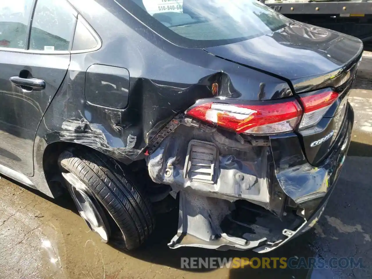 9 Photograph of a damaged car 5YFEPRAE0LP103039 TOYOTA COROLLA 2020