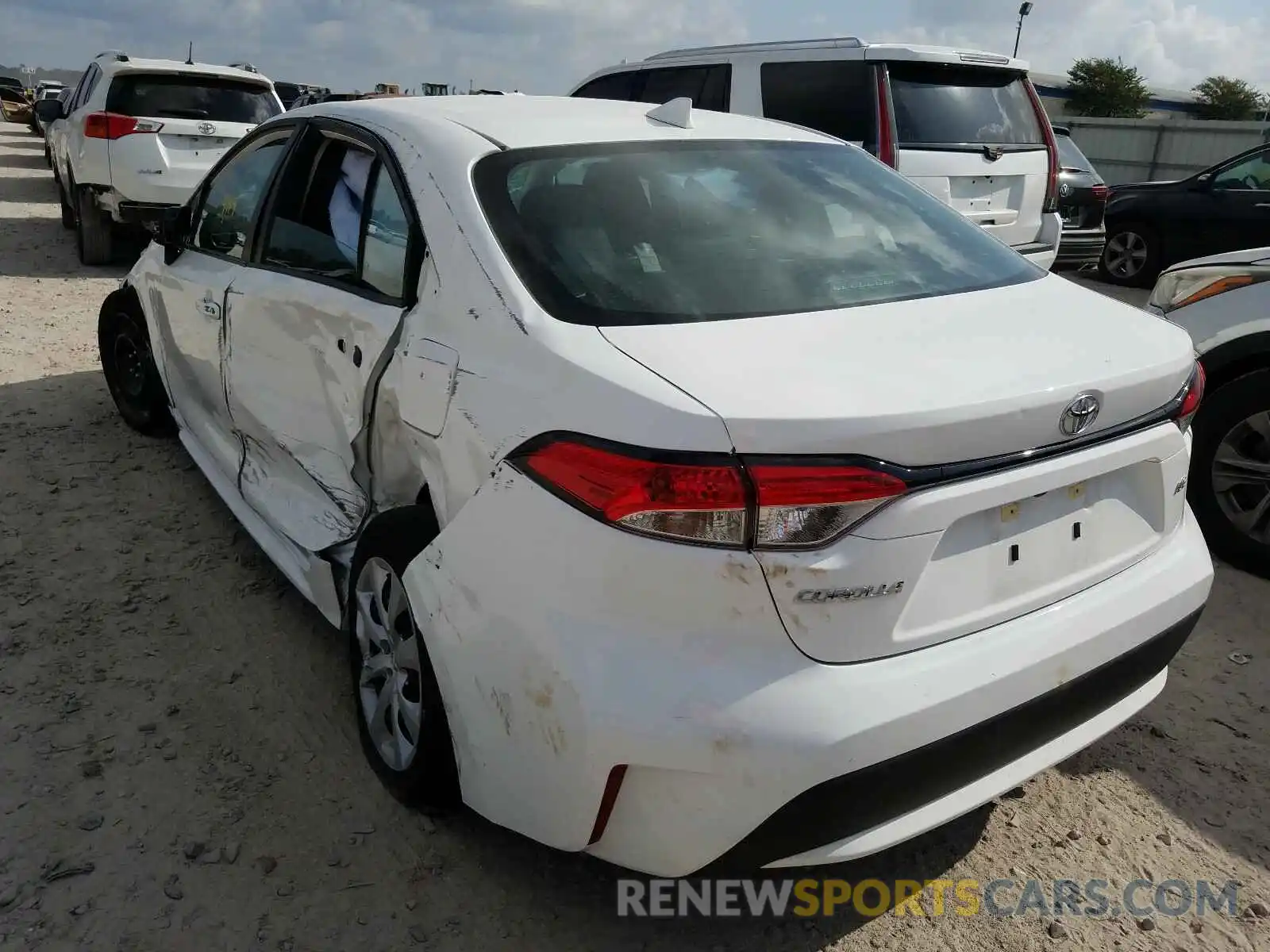 3 Photograph of a damaged car 5YFEPRAE0LP104238 TOYOTA COROLLA 2020