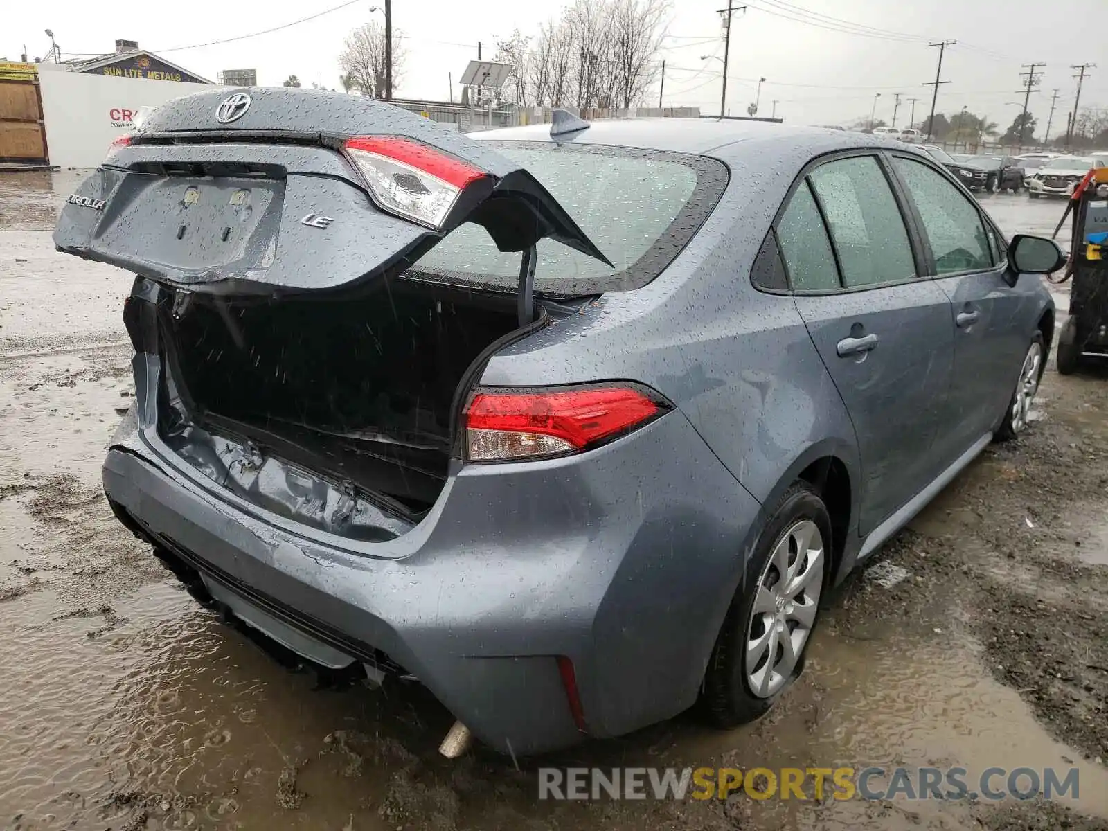 4 Photograph of a damaged car 5YFEPRAE0LP105437 TOYOTA COROLLA 2020