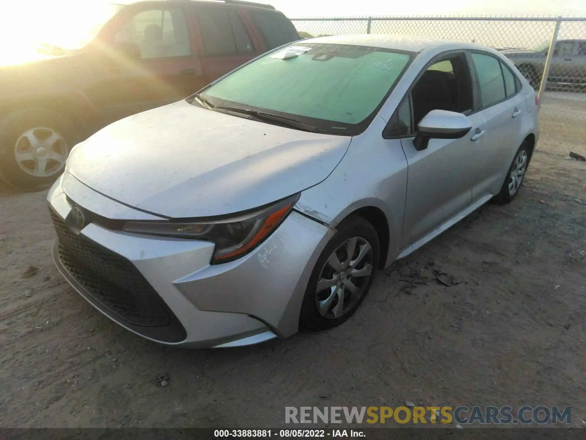 2 Photograph of a damaged car 5YFEPRAE0LP105700 TOYOTA COROLLA 2020