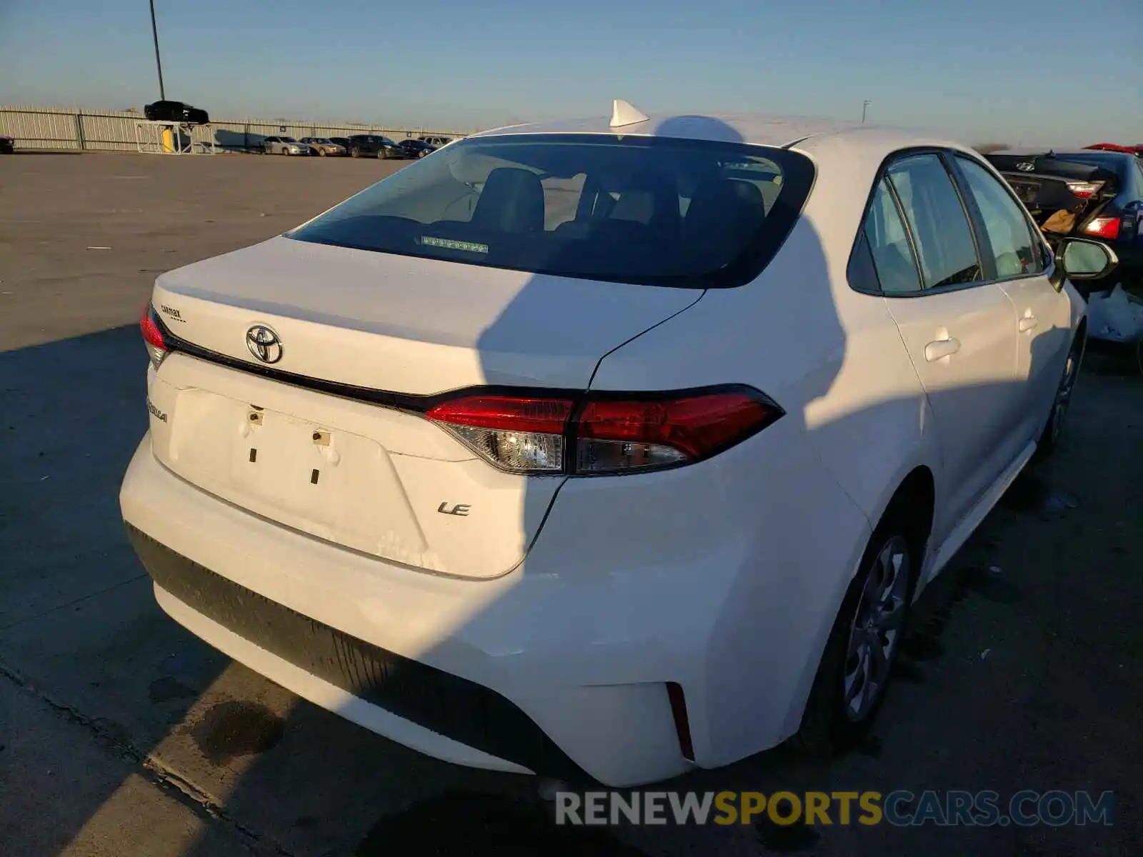 4 Photograph of a damaged car 5YFEPRAE0LP106040 TOYOTA COROLLA 2020