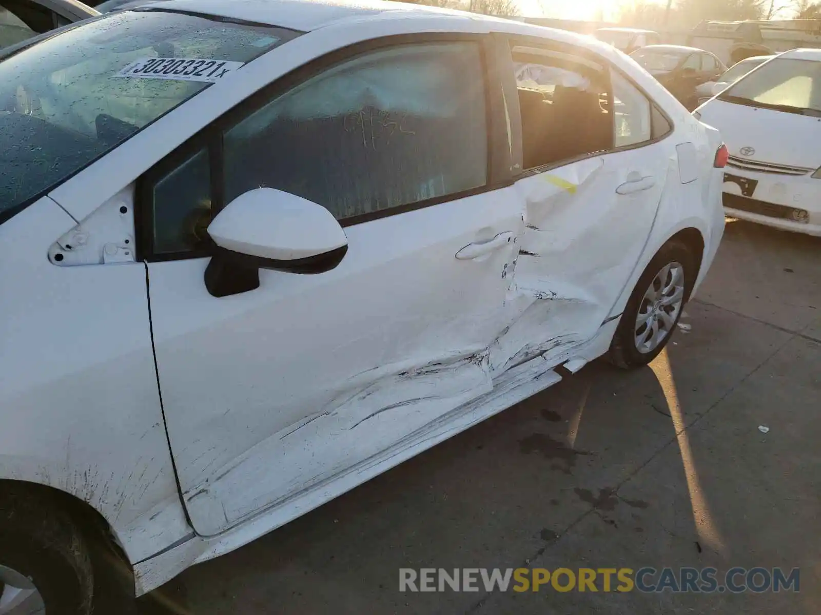 9 Photograph of a damaged car 5YFEPRAE0LP106040 TOYOTA COROLLA 2020