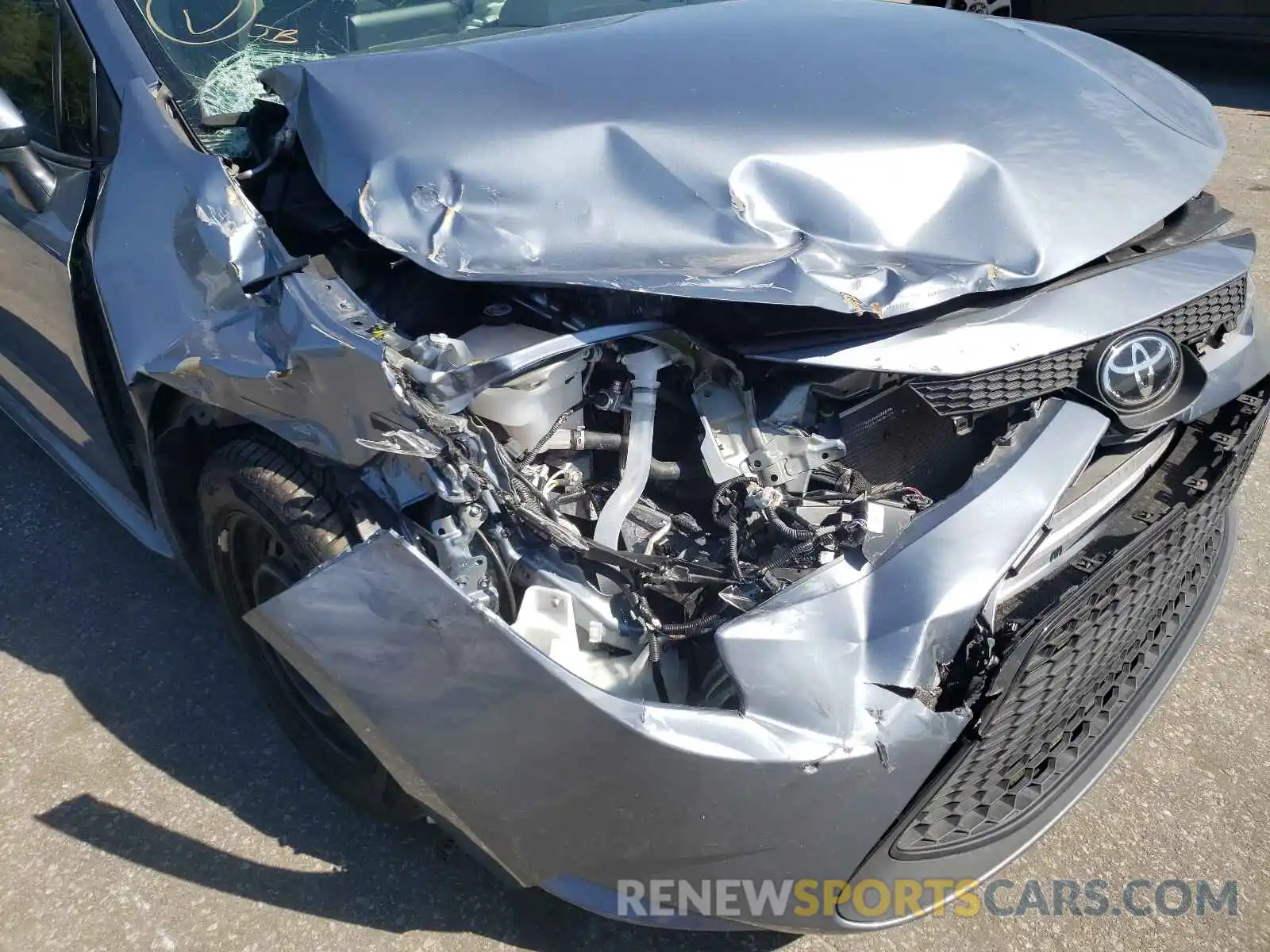 9 Photograph of a damaged car 5YFEPRAE0LP109052 TOYOTA COROLLA 2020