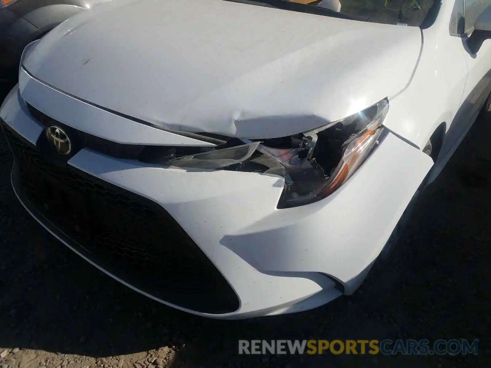 9 Photograph of a damaged car 5YFEPRAE0LP110217 TOYOTA COROLLA 2020