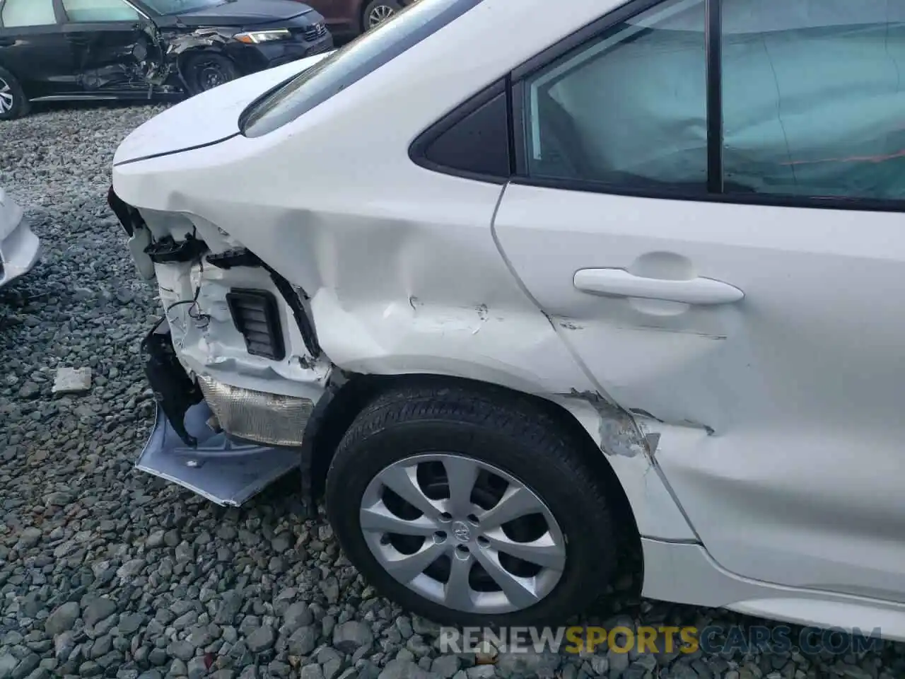 9 Photograph of a damaged car 5YFEPRAE0LP110265 TOYOTA COROLLA 2020