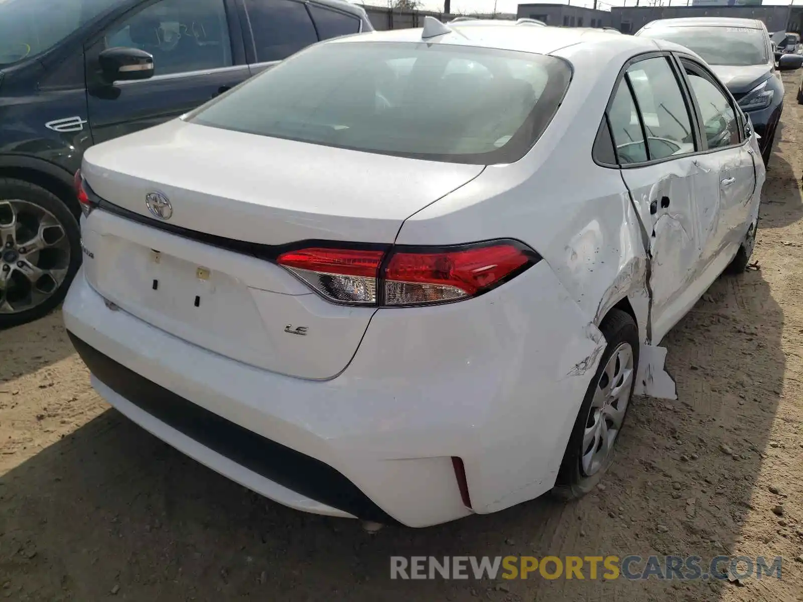 4 Photograph of a damaged car 5YFEPRAE0LP110329 TOYOTA COROLLA 2020