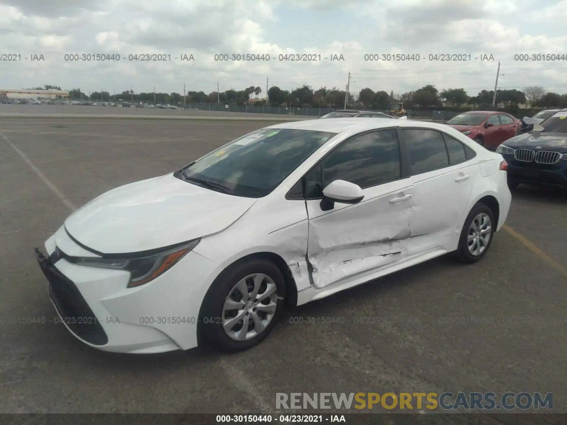 2 Photograph of a damaged car 5YFEPRAE0LP110556 TOYOTA COROLLA 2020