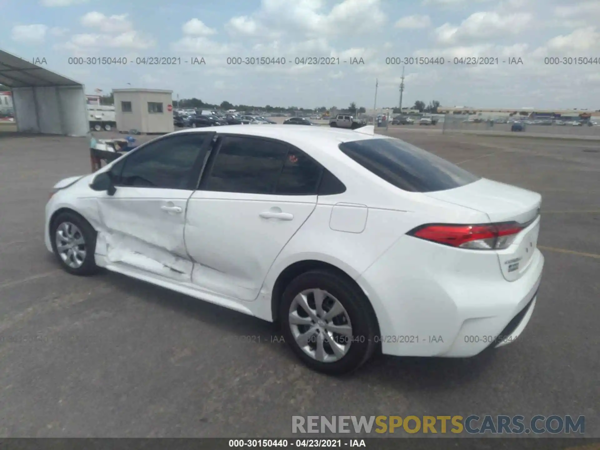 3 Photograph of a damaged car 5YFEPRAE0LP110556 TOYOTA COROLLA 2020