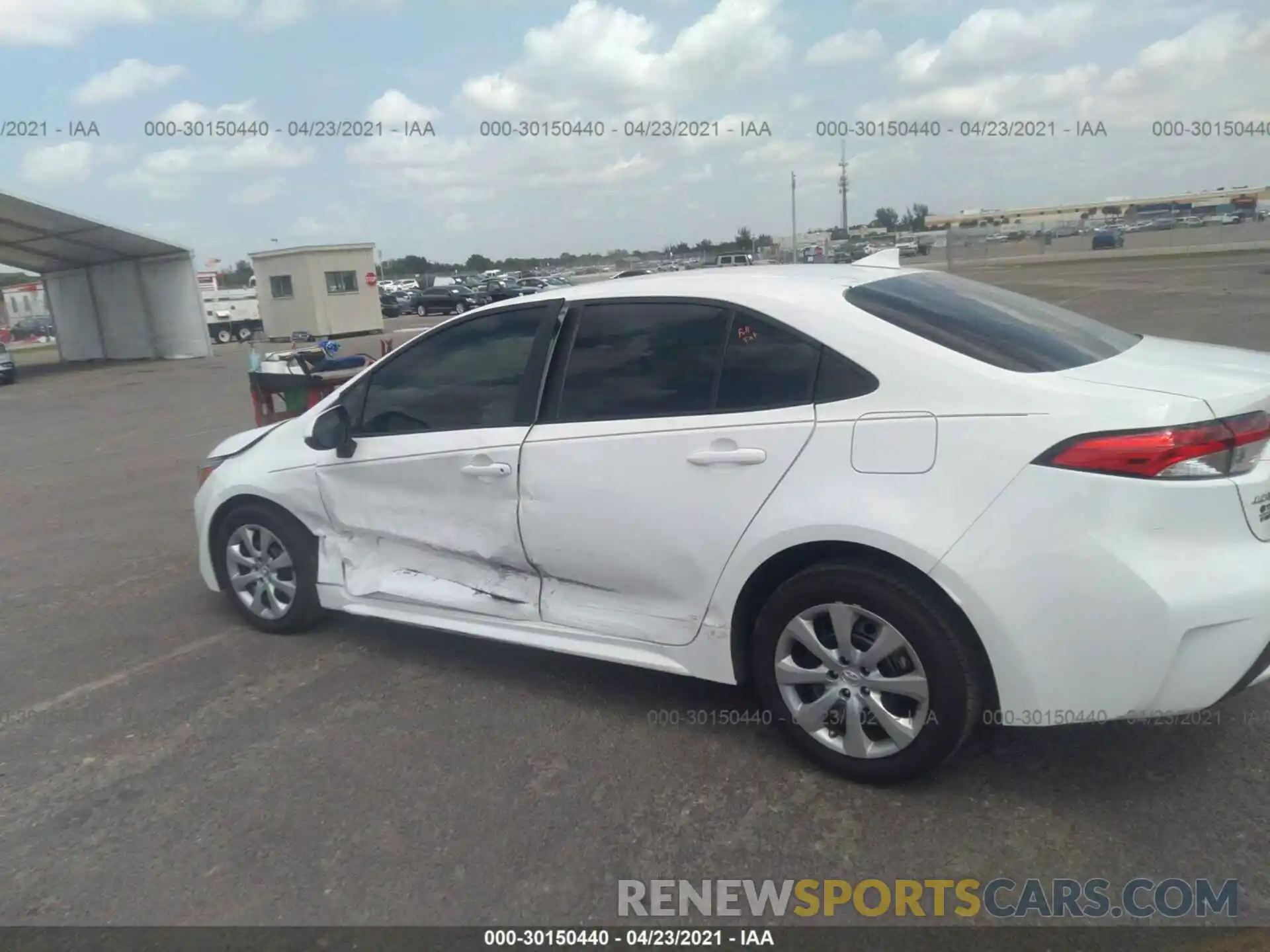 6 Photograph of a damaged car 5YFEPRAE0LP110556 TOYOTA COROLLA 2020