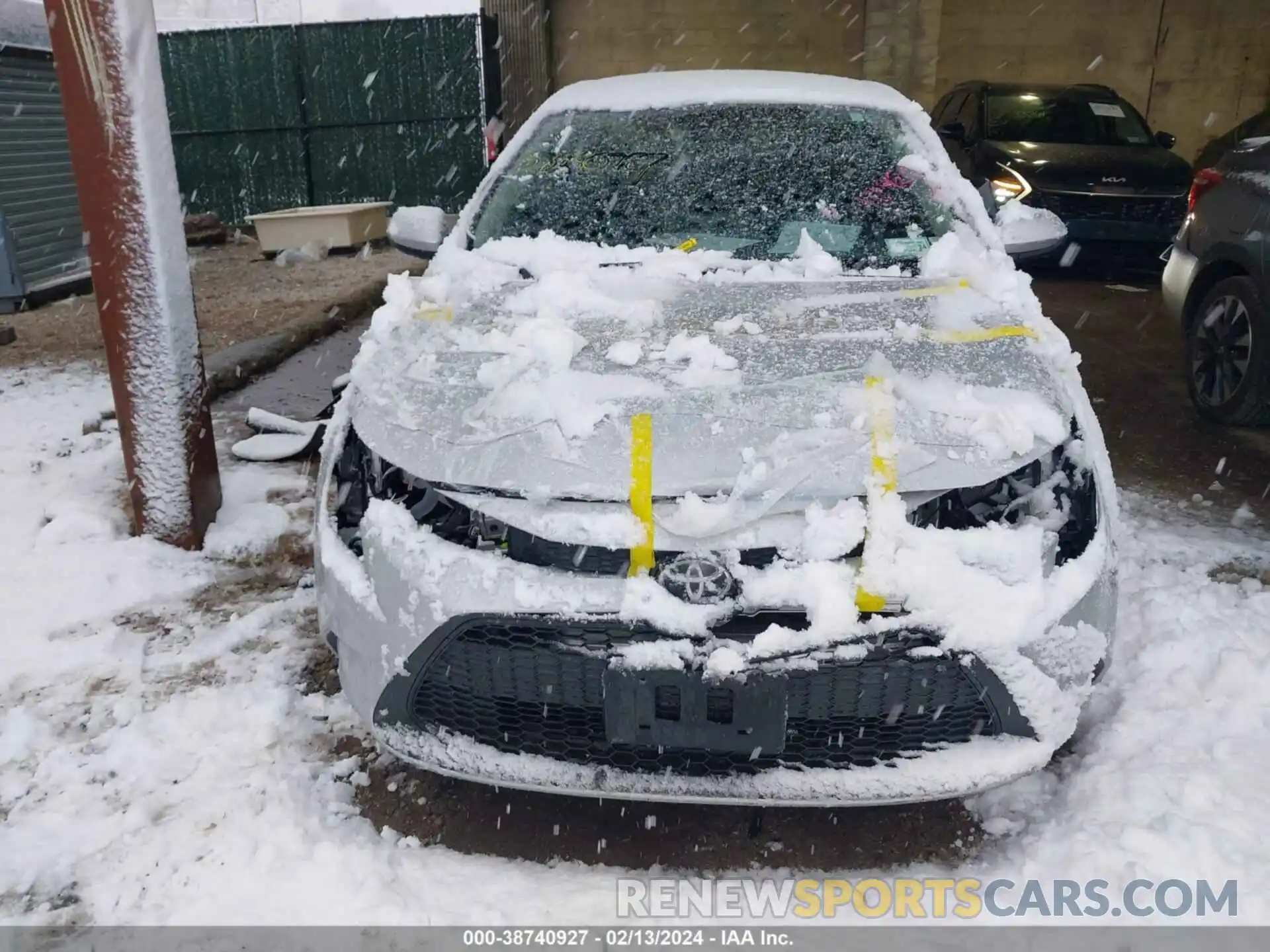 12 Photograph of a damaged car 5YFEPRAE0LP115420 TOYOTA COROLLA 2020